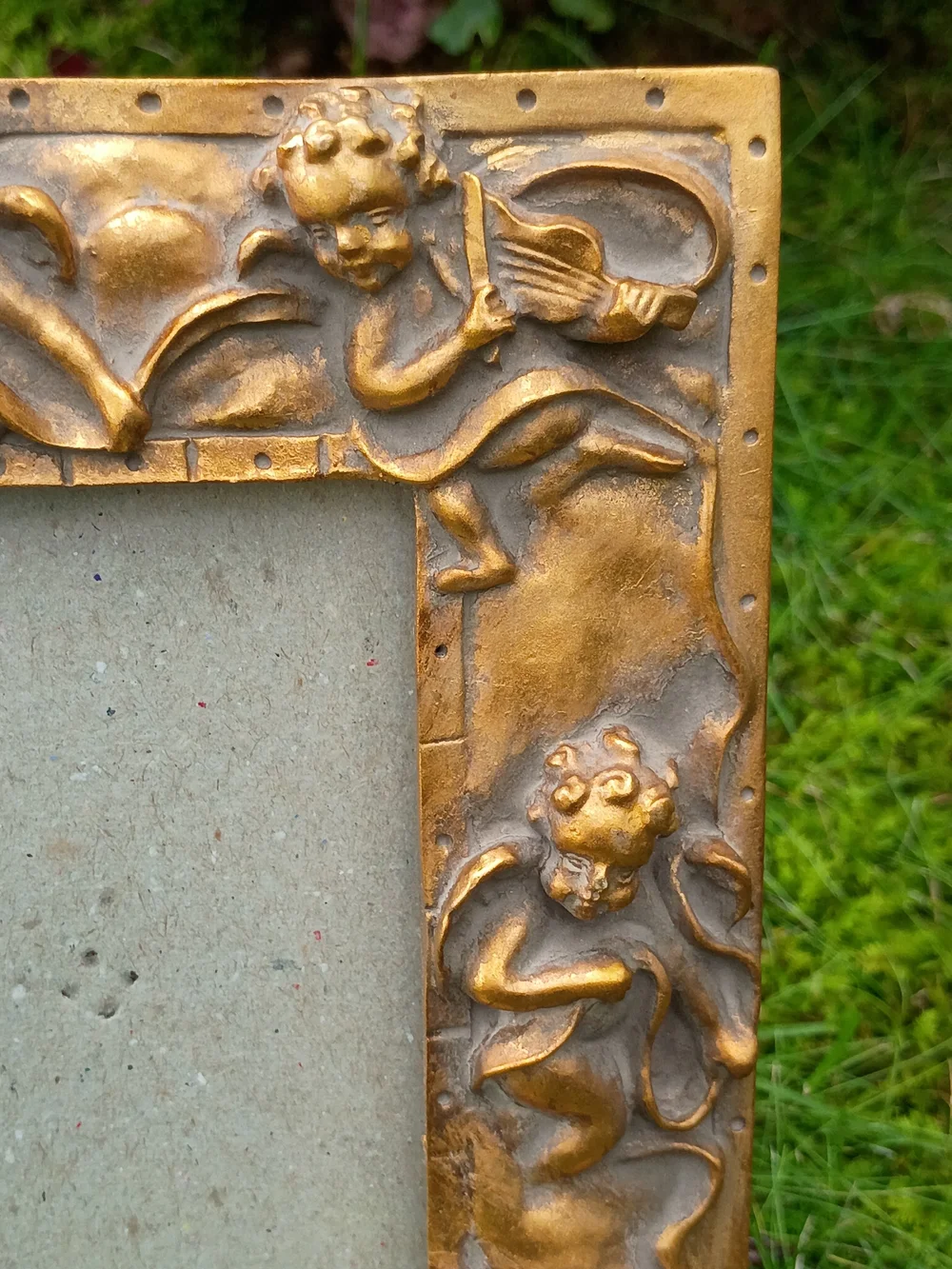 Vtg Gold Resin 3 Dimensional Cherub Picture Frame 8.5